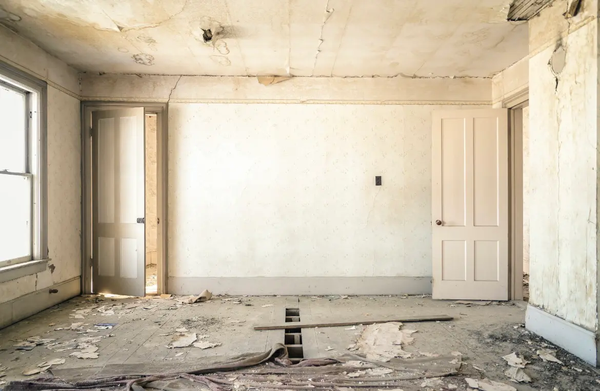 Waste disposal crew managing a cleanout project in Lakewood Park